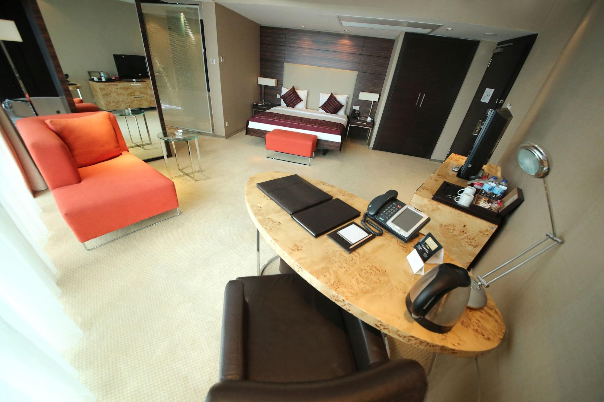 Otel Grand Convention Center 5*