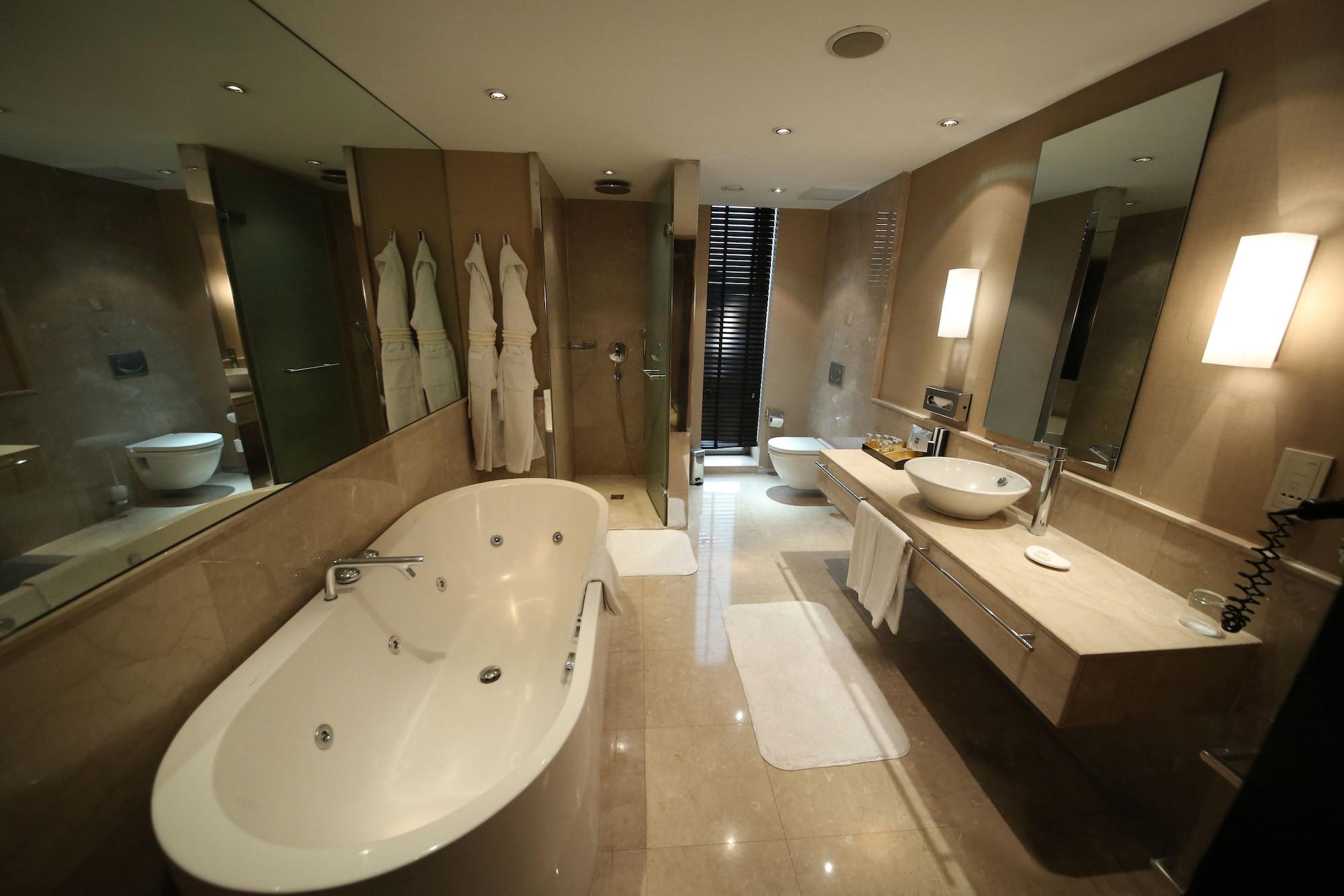 Otel Grand Convention Center 5*