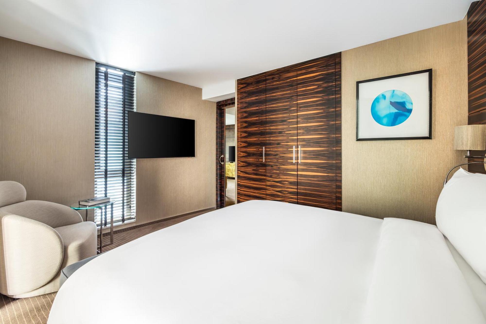 Grand Convention Center Hotel